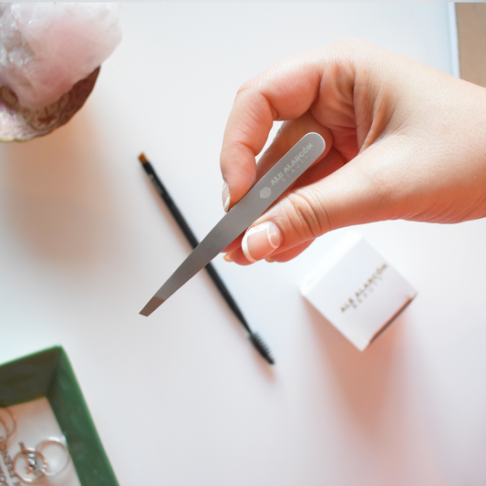 Pinzas para la ceja - Ale Alarcon Beauty